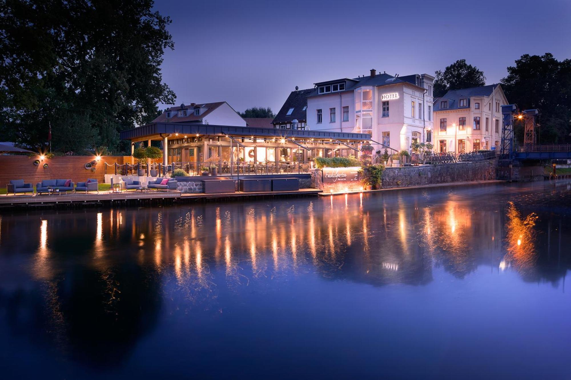 Hotel & Restaurant Fackelgarten Plau Am See Zewnętrze zdjęcie